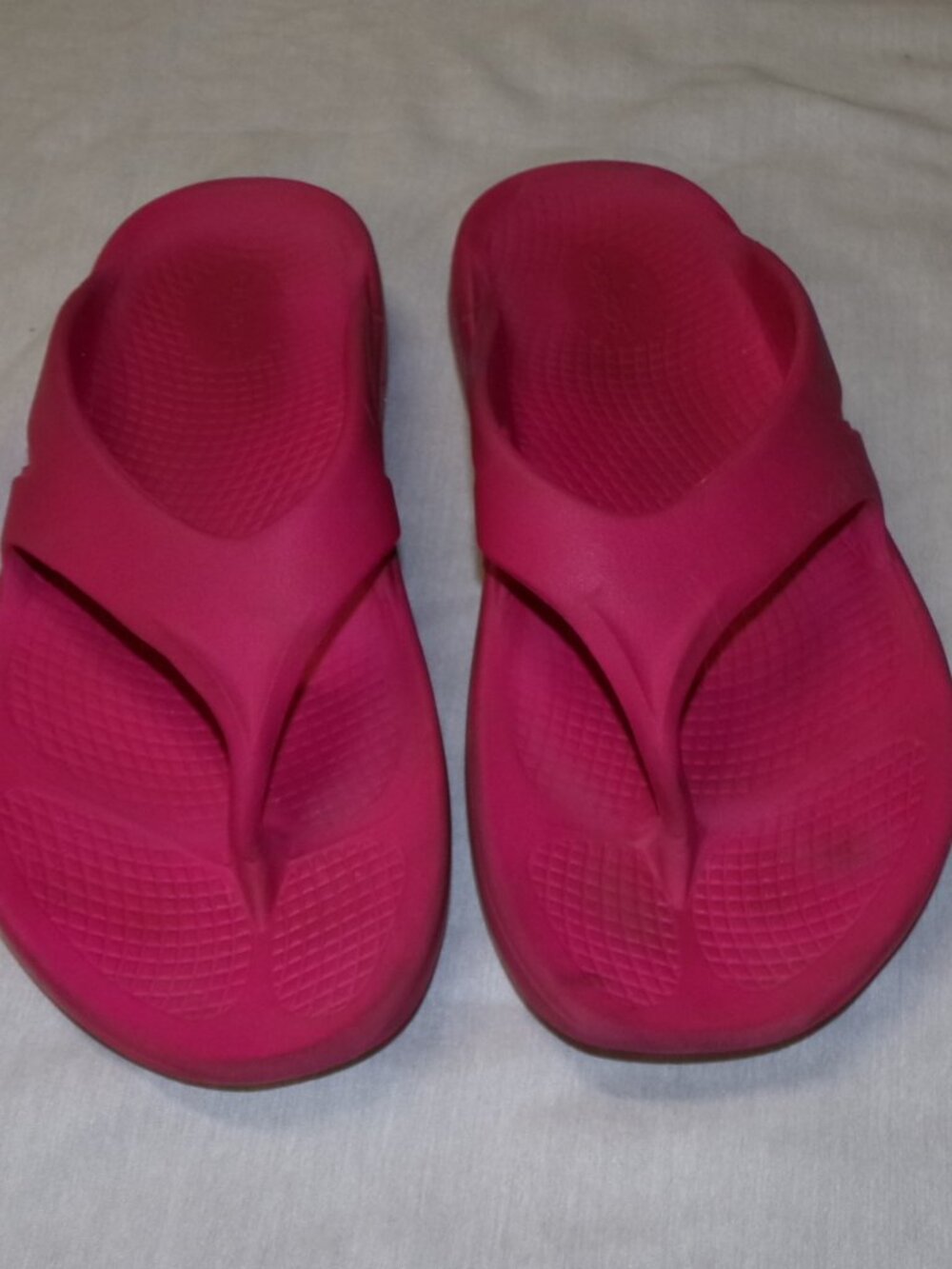 OOFOS Originals PINK Foam Flip Flop Sandals Men's sz 9 Women's sz 11